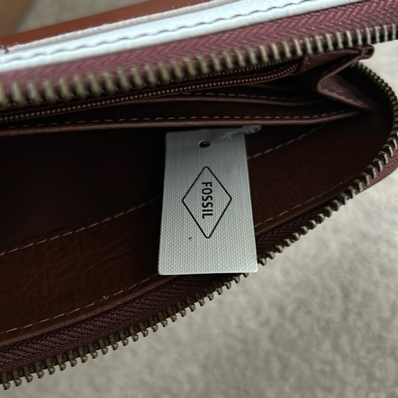 Fossil Wallet - Picture 6 of 9